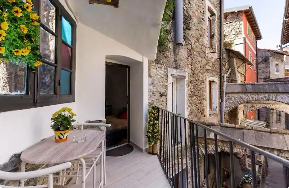 C’era una Volta Isolabona 0*,  Italia